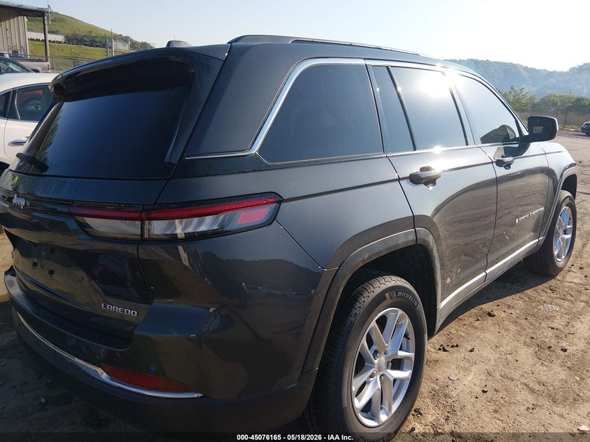 2025 Jeep Grand cherokee VIN 1C4RJHAG7SC282878 IAAI salvage auction — SIDE, Salvage (West Virginia), sold $13,800 on 2026-07-16 (photo 4)