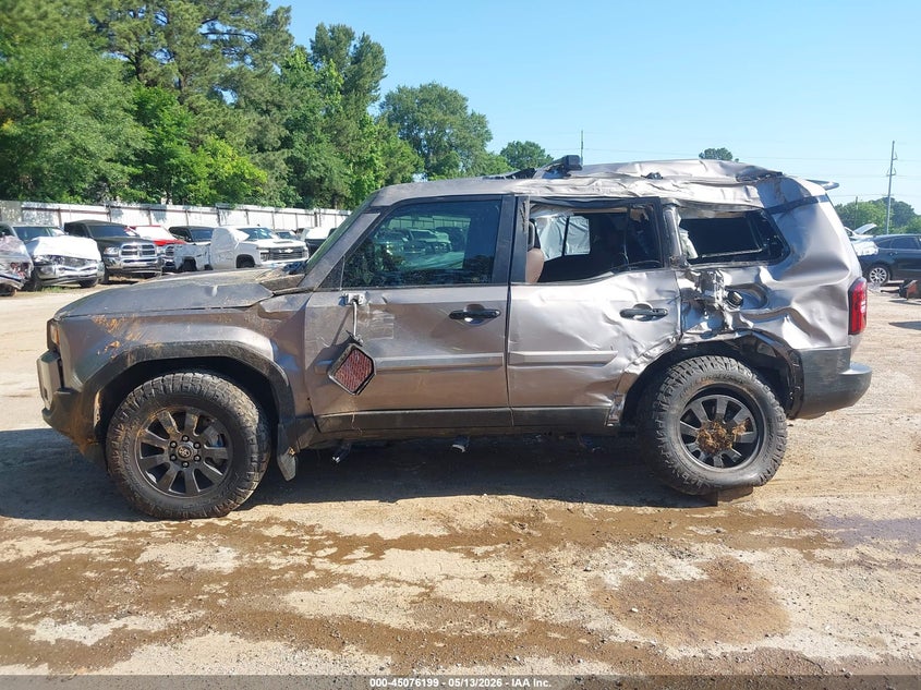 2025 Toyota Land cruiser VIN JTEABFAJ7SK048204 IAAI salvage auction — ROLLOVER, Salvage Title, sold $28,500 on 2026-07-30 (photo 6)