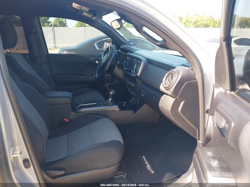 2020 Toyota Tacoma VIN 5TFAZ5CN3LX095017 IAAI salvage auction — REAR END, Original (Texas), sold $22,725 on 2026-07-10 (photo 5)