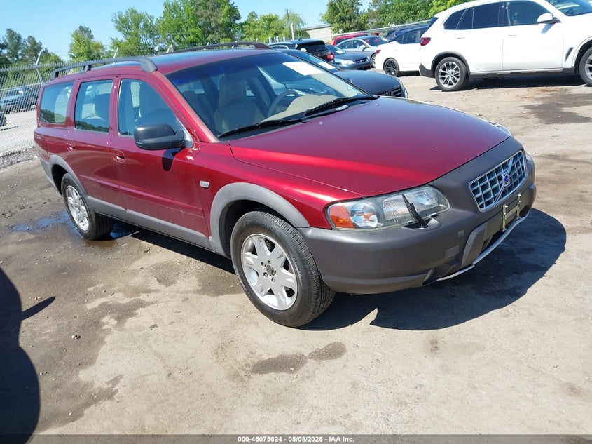 2001 Volvo V70 VIN YV1SZ58D111003501 IAAI salvage auction — NORMAL WEAR, Clear (Virginia), sold $675 on 2026-07-10 (photo 1)