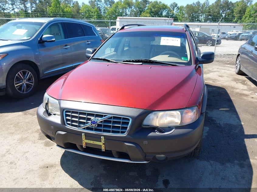 2001 Volvo V70 VIN YV1SZ58D111003501 IAAI salvage auction — NORMAL WEAR, Clear (Virginia), sold $675 on 2026-07-10 (photo 6)