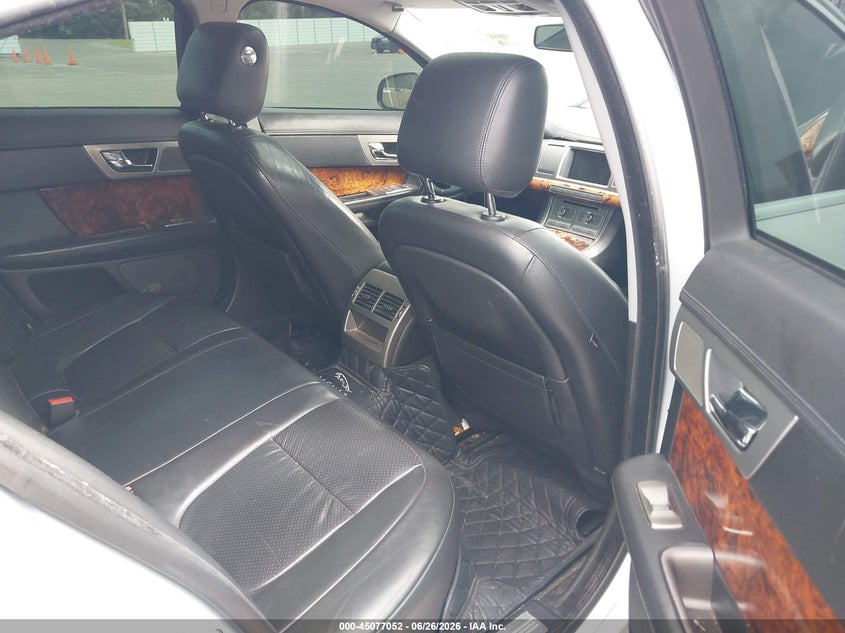 2010 Jaguar Xf VIN SAJWA0GB0ALR53212 IAAI salvage auction — NORMAL WEAR, Bill Of Sale (Tennessee), sold $200 on 2026-07-21 (photo 8)