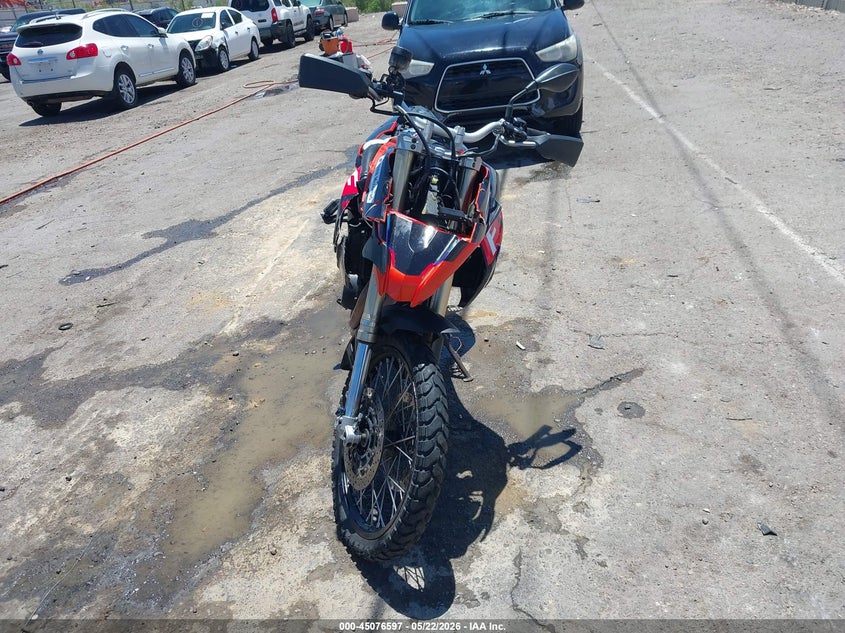 2011 BMW F 800 VIN WB1022909BZU03351 IAAI salvage auction — ALL OVER, Salvage (New Mexico), sold $125 on 2026-07-29 (photo 5)