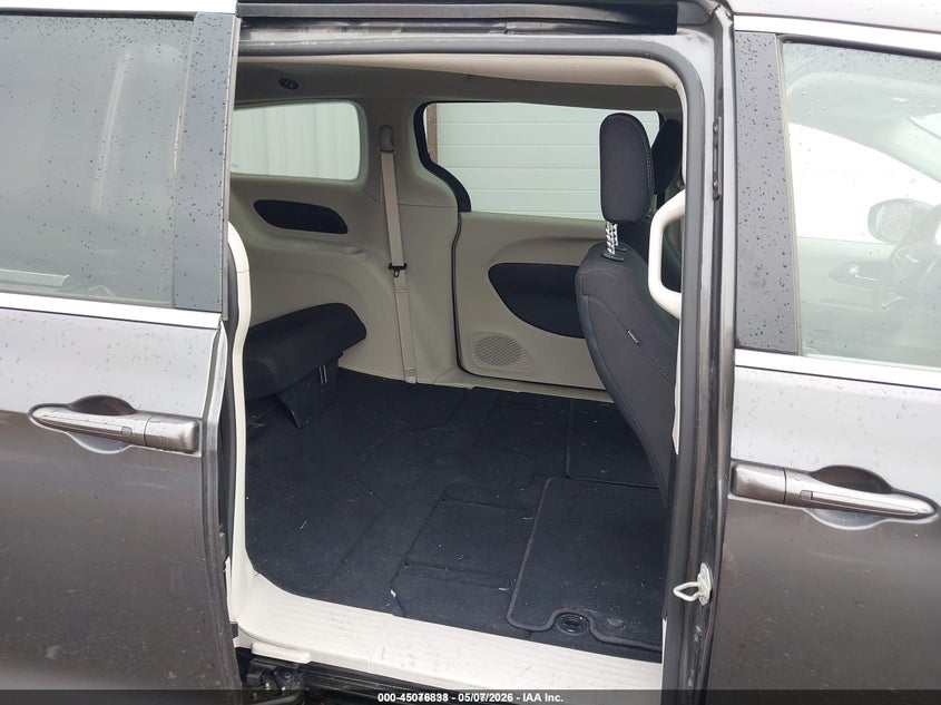 2022 Chrysler Voyager VIN 2C4RC1CG2NR127794 IAAI salvage auction — NORMAL WEAR, Sf97 (Ohio), sold $11,000 on 2026-07-20 (photo 8)