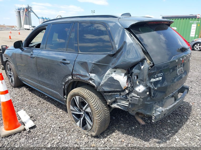 2022 Volvo VIN YV4H60CM5N1833954 IAAI salvage auction — FRONT & REAR, Mv-907A (New York), sold $13,300 on 2026-07-14 (photo 3)
