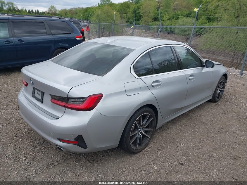 2019 BMW 3er VIN WBA5R7C53KFH26768 IAAI salvage auction — REAR END, Salvage Title, sold $6,600 on 2026-08-01 (photo 4)