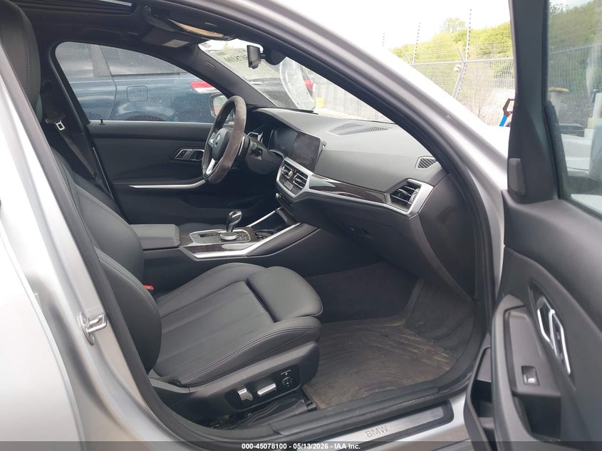 2019 BMW 3er VIN WBA5R7C53KFH26768 IAAI salvage auction — REAR END, Salvage Title, sold $6,600 on 2026-08-01 (photo 5)