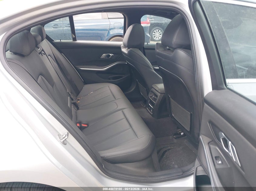 2019 BMW 3er VIN WBA5R7C53KFH26768 IAAI salvage auction — REAR END, Salvage Title, sold $6,600 on 2026-08-01 (photo 8)