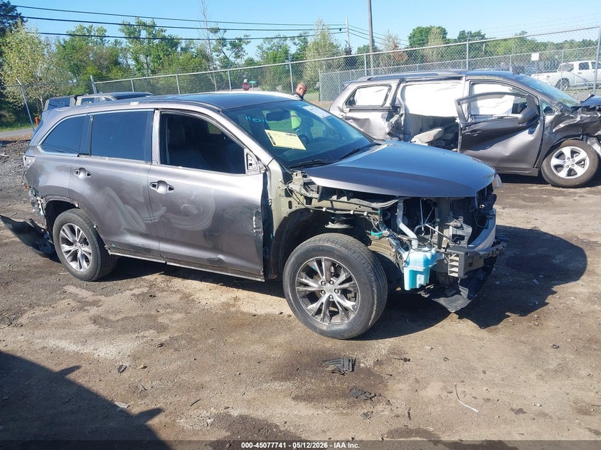 2014 Toyota Highlander VIN 5TDJKRFH2ES025891 IAAI salvage auction — FRONT & REAR, Salvage (Virginia), sold $5,600 on 2026-07-17 (photo 1)