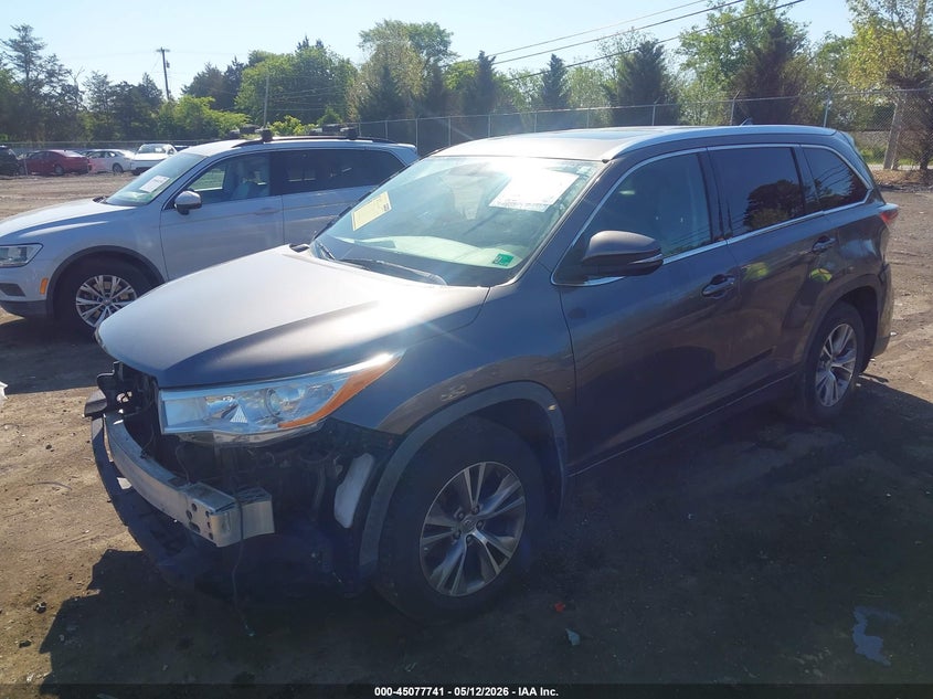 2014 Toyota Highlander VIN 5TDJKRFH2ES025891 IAAI salvage auction — FRONT & REAR, Salvage (Virginia), sold $5,600 on 2026-07-17 (photo 2)