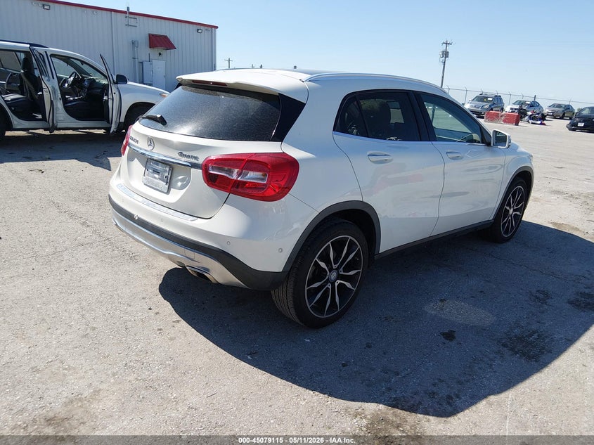 2017 Mercedes-benz Gla-klasse VIN WDCTG4GB5HJ324777 IAAI salvage auction — VANDALISM, Clear (Missouri), sold $4,000 on 2026-07-30 (photo 4)