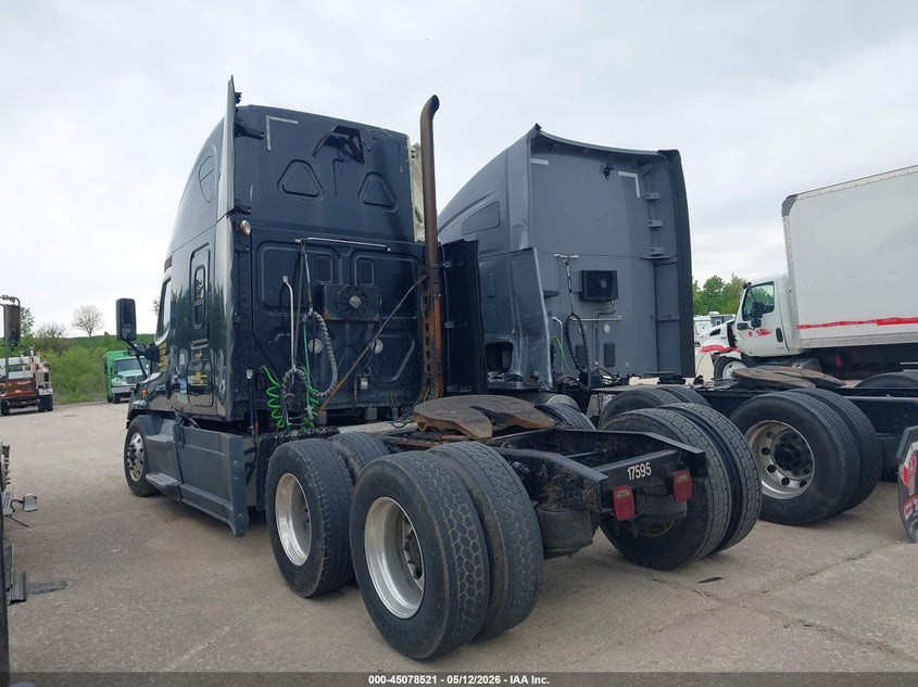 2016 Freightliner Cascadia 125 VIN 3AKJGLD51GSGX3153 IAAI salvage auction — FRONT END, Clear (North Dakota), sold $1,150 on 2026-07-08 (photo 3)