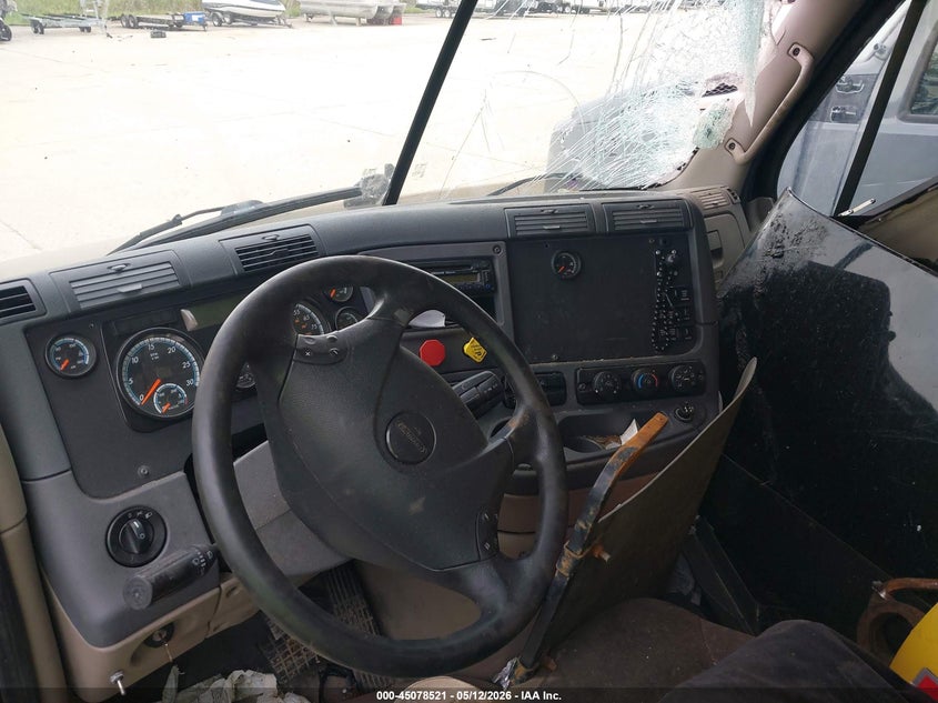 2016 Freightliner Cascadia 125 VIN 3AKJGLD51GSGX3153 IAAI salvage auction — FRONT END, Clear (North Dakota), sold $1,150 on 2026-07-08 (photo 6)