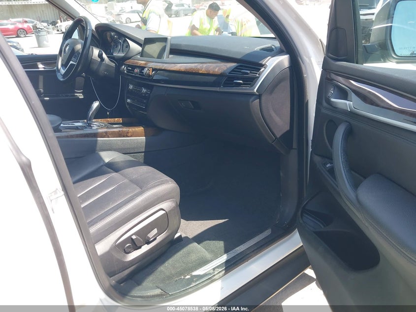2015 BMW X5 VIN 5UXKR2C56F0H39692 IAAI salvage auction — FRONT & REAR, Salvage (California), sold $2,450 on 2026-07-22 (photo 5)
