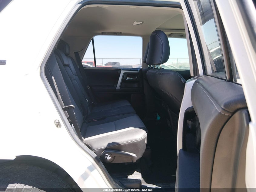 2021 Toyota 4runner VIN JTENU5JR7M5855965 IAAI salvage auction — FRONT END, Salvage Title, sold $16,700 on 2026-08-01 (photo 8)
