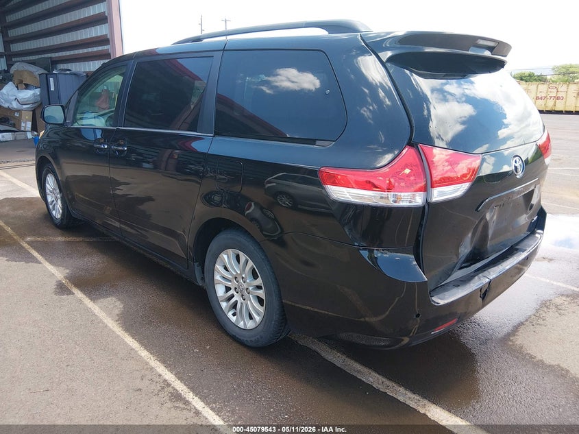 2013 Toyota Sienna VIN 5TDYK3DC9DS350510 IAAI salvage auction — REAR END, Clear (Hawaii), sold $3,900 on 2026-07-07 (photo 3)
