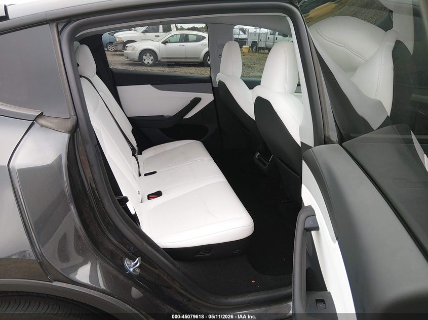 2026 Tesla Model y VIN 7SAYGDEE5TF454862 IAAI salvage auction — FRONT & REAR, Salvage (Oregon), sold $26,750 on 2026-07-30 (photo 8)