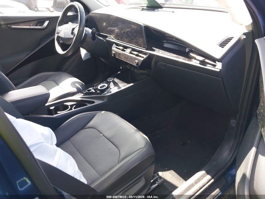 2023 Kia Niro VIN KNDCS3LF4P5049465 IAAI salvage auction — RIGHT FRONT, Salvage Title, sold $4,775 on 2026-07-08 (photo 5)