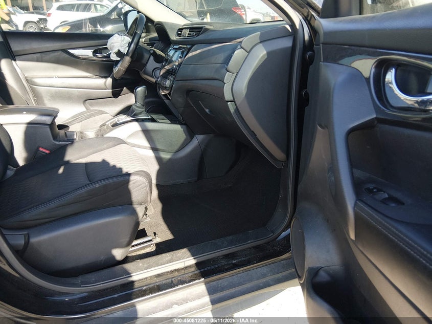 2017 Nissan Rogue VIN JN8AT2MV9HW019155 IAAI salvage auction — LEFT FRONT, Salvage (Missouri), sold $475 on 2026-07-30 (photo 5)