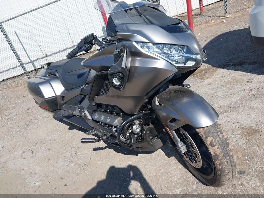 2018 Honda Gl1800c VIN JH2SC7911JK000235 IAAI salvage auction — FRONT END, Clear (Oklahoma), sold $5,650 on 2026-07-28 (photo 1)