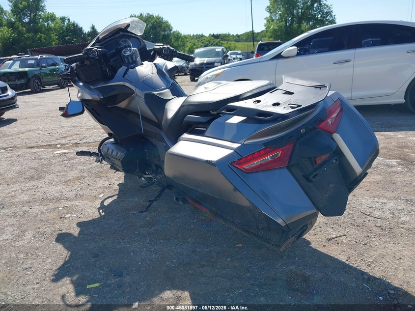 2018 Honda Gl1800c VIN JH2SC7911JK000235 IAAI salvage auction — FRONT END, Clear (Oklahoma), sold $5,650 on 2026-07-28 (photo 3)