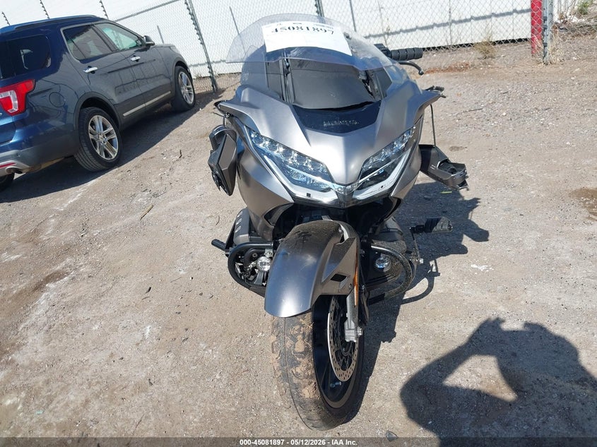2018 Honda Gl1800c VIN JH2SC7911JK000235 IAAI salvage auction — FRONT END, Clear (Oklahoma), sold $5,650 on 2026-07-28 (photo 5)
