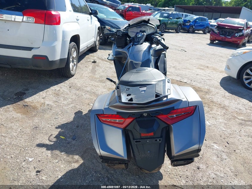 2018 Honda Gl1800c VIN JH2SC7911JK000235 IAAI salvage auction — FRONT END, Clear (Oklahoma), sold $5,650 on 2026-07-28 (photo 6)