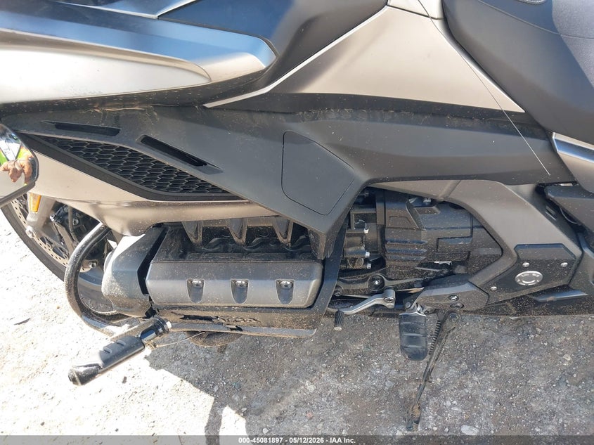 2018 Honda Gl1800c VIN JH2SC7911JK000235 IAAI salvage auction — FRONT END, Clear (Oklahoma), sold $5,650 on 2026-07-28 (photo 9)