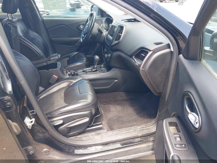 2019 Jeep Cherokee VIN 1C4PJMLB0KD138312 IAAI salvage auction — HAIL, Salvage (Ohio), sold $2,100 on 2026-07-31 (photo 5)