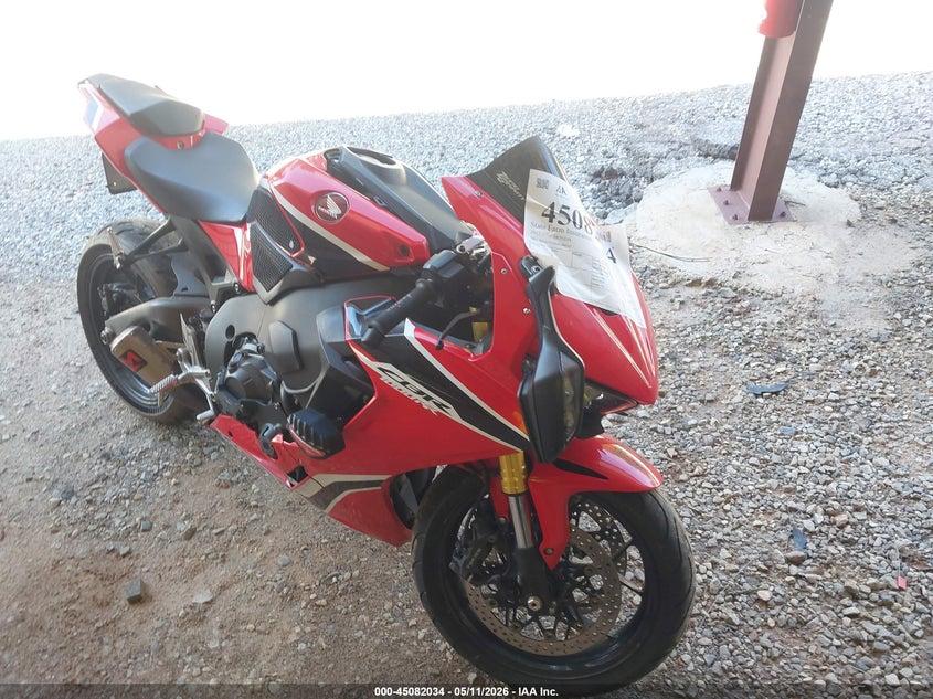 2017 Honda Cbr VIN JH2SC7719HK000142 IAAI salvage auction — FRONT & REAR, Salvage (Georgia), sold $3,050 on 2026-07-22 (photo 1)