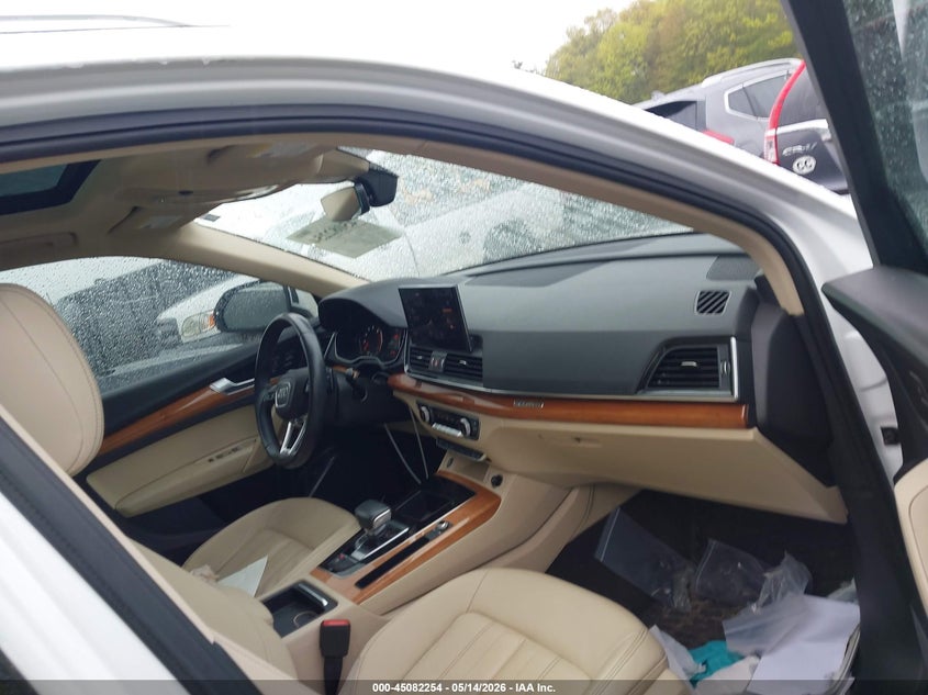 2021 Audi Q5 VIN WA1AAAFY0M2021651 IAAI salvage auction — FRONT END, Salvage (Massachusetts), sold $8,800 on 2026-07-28 (photo 5)