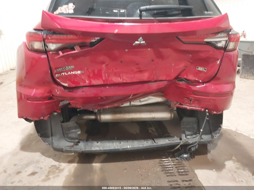 2024 Mitsubishi Outlander VIN JA4J4WA88RZ087472 IAAI salvage auction — REAR END, Regular (South Dakota), sold $11,225 on 2026-07-28 (photo 6)