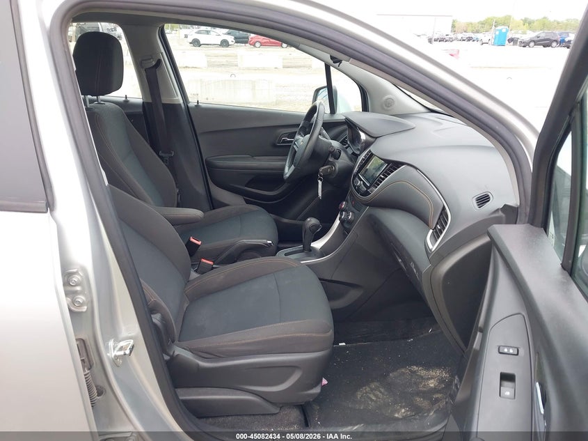 2018 Chevrolet Trax VIN KL7CJKSBXJB606946 IAAI salvage auction — HAIL, Salvage (Illinois), sold $875 on 2026-07-28 (photo 5)