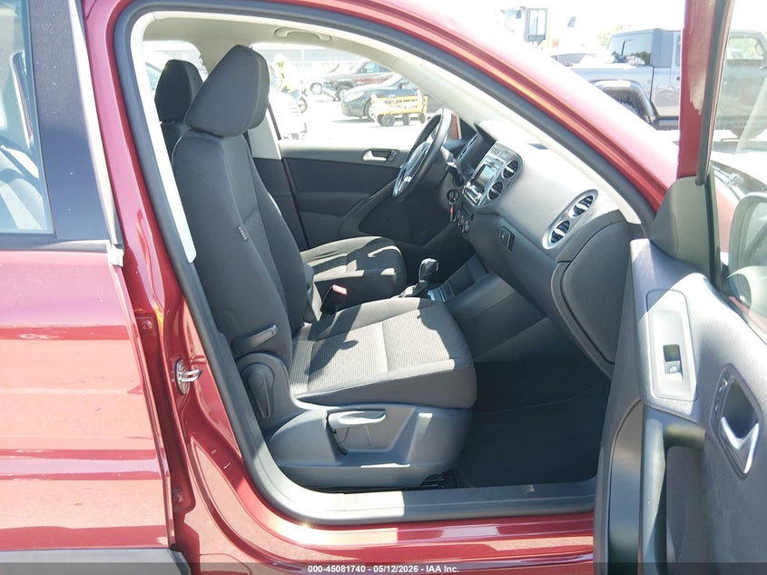 2015 Volkswagen Tiguan VIN WVGBV7AX5FW020275 IAAI salvage auction — HAIL, Salvage (Illinois), sold $1,650 on 2026-07-07 (photo 5)