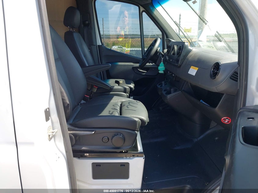 2024 Mercedes-benz Sprinter VIN W1Y4KCHYXRT174771 IAAI salvage auction — FRONT END, Salvage (North Carolina), sold $8,000 on 2026-07-24 (photo 5)