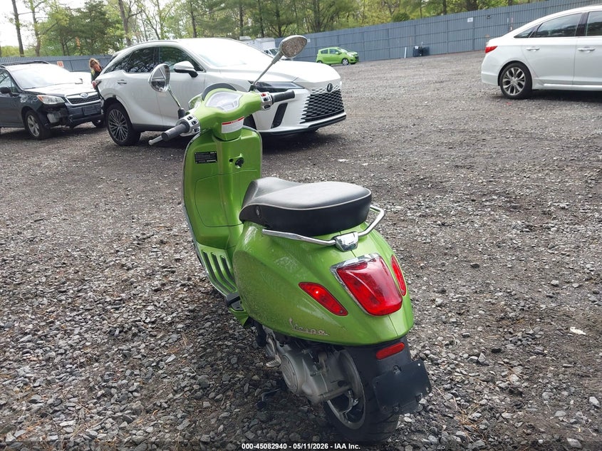 2018 Vespa Primavera VIN ZAPC536B0J5201313 IAAI salvage auction — LEFT & RIGHT, Salvage Title, sold $525 on 2026-08-11 (photo 3)