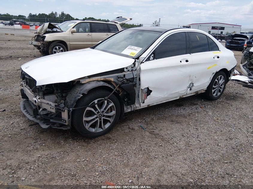 2018 Mercedes-benz C-klasse VIN WDDWF4KB5JR414702 IAAI salvage auction — LEFT SIDE, Salvage Title, sold $4,500 on 2026-08-01 (photo 2)