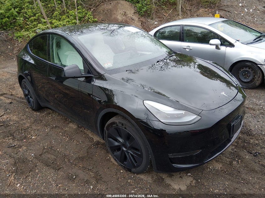 2025 Tesla Model y VIN 7SAYGDEE0SF221566 IAAI salvage auction — LEFT SIDE, Salvage (Massachusetts), sold $13,100 on 2026-07-28 (photo 1)