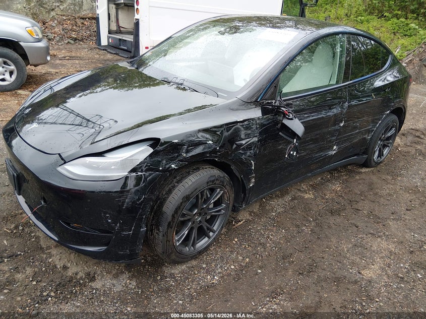 2025 Tesla Model y VIN 7SAYGDEE0SF221566 IAAI salvage auction — LEFT SIDE, Salvage (Massachusetts), sold $13,100 on 2026-07-28 (photo 2)