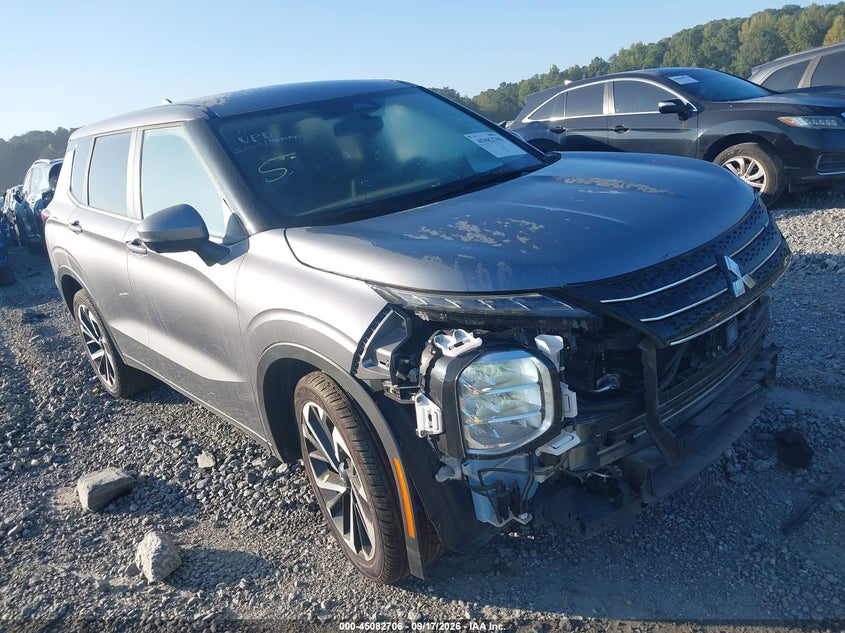 2024 Mitsubishi Outlander VIN JA4J4VA84RZ025206 — IAAI salvage auction photo