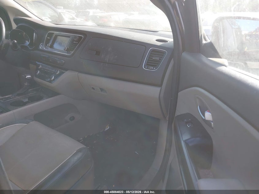 2017 Kia SEDONA VIN KNDMB5C16H6270338 IAAI salvage auction — NORMAL WEAR, Clear-Dealer Only (Montana), sold $925 on 2026-07-08 (photo 5)