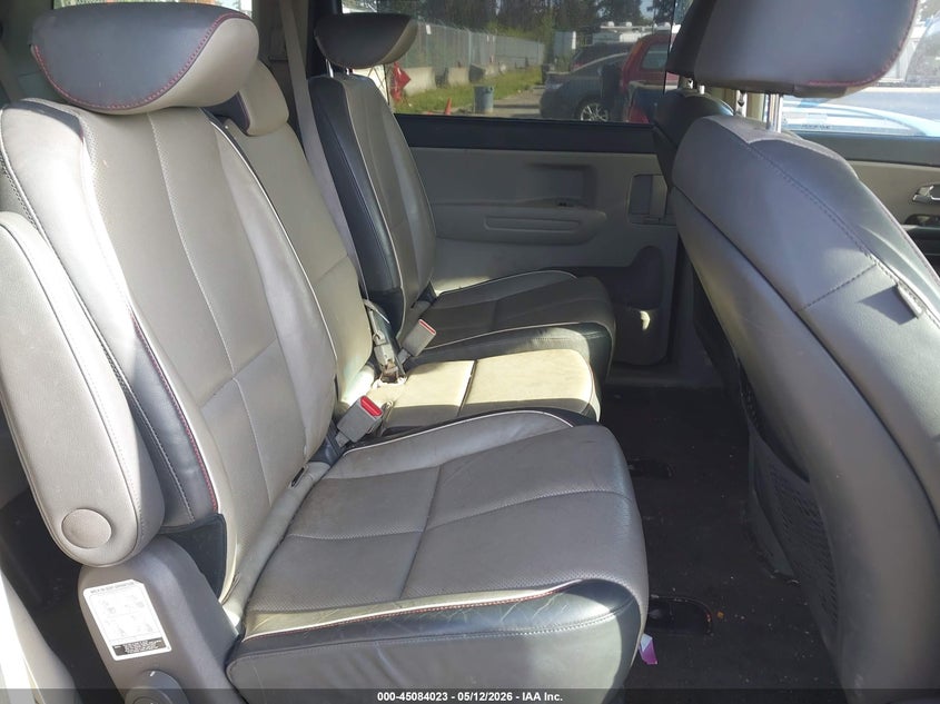 2017 Kia SEDONA VIN KNDMB5C16H6270338 IAAI salvage auction — NORMAL WEAR, Clear-Dealer Only (Montana), sold $925 on 2026-07-08 (photo 8)