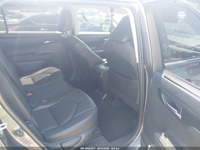 2021 Toyota Highlander VIN 5TDGZRAH2MS050320 IAAI salvage auction — RIGHT FRONT, Rebuildable (Florida), sold $13,650 on 2026-07-21 (photo 8)