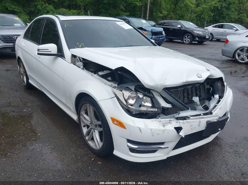 2013 Mercedes-benz C-klasse VIN WDDGF8AB0DG143951 IAAI salvage auction — FRONT END, Salvage - 75% Or Less (Maryland), sold $1,850 on 2026-07-29 (photo 6)
