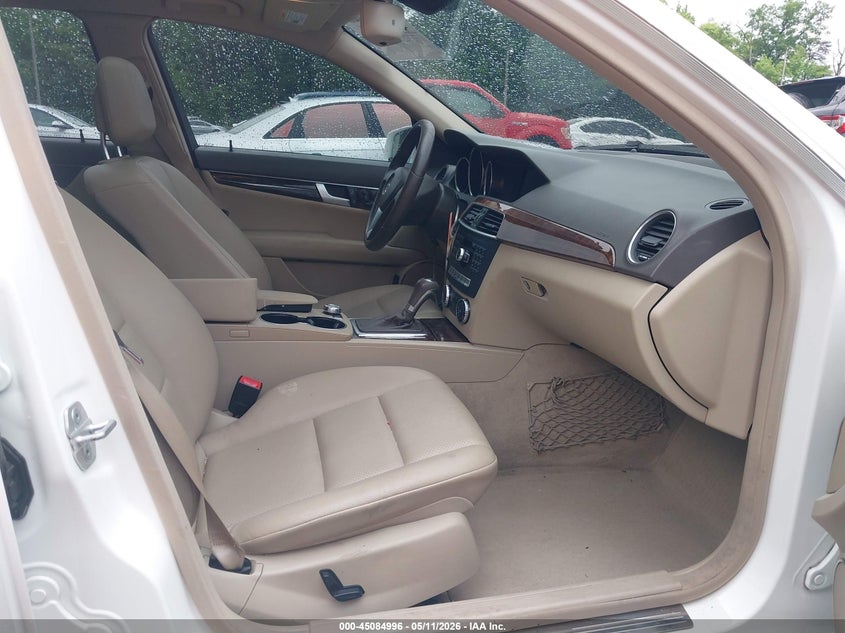 2013 Mercedes-benz C-klasse VIN WDDGF8AB0DG143951 IAAI salvage auction — FRONT END, Salvage - 75% Or Less (Maryland), sold $1,850 on 2026-07-29 (photo 5)
