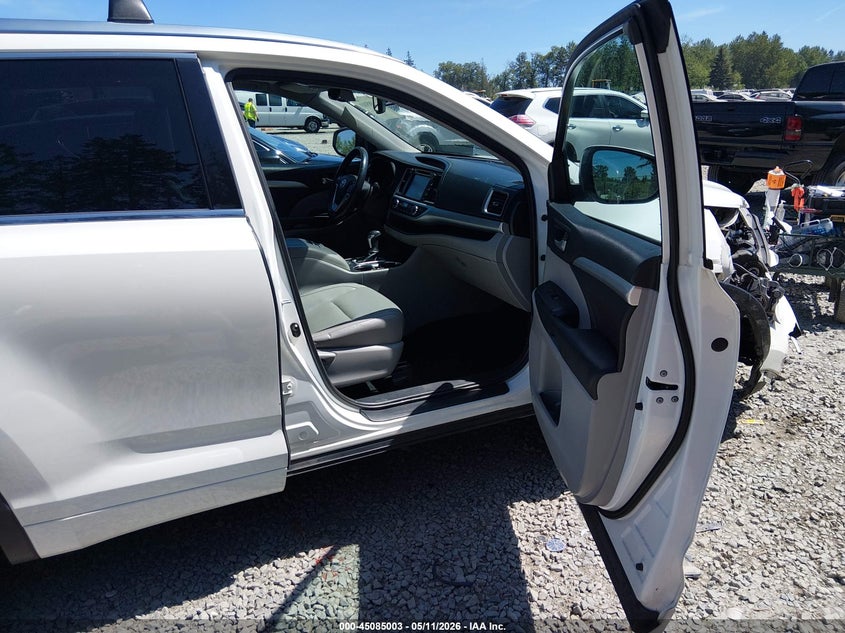 2016 Toyota Highlander VIN 5TDJKRFH2GS305894 IAAI salvage auction — RIGHT FRONT, Bill Of Sale (Washington), sold $6,700 on 2026-08-01 (photo 5)