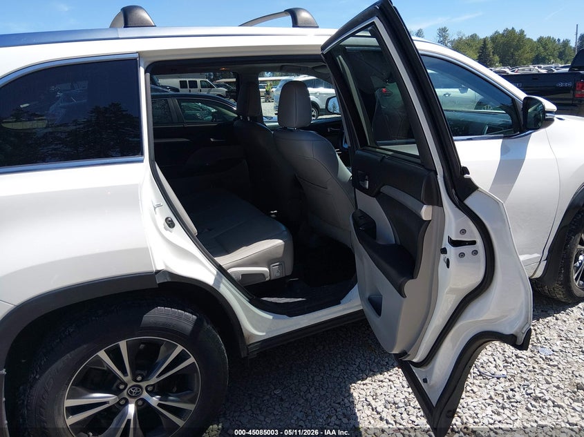 2016 Toyota Highlander VIN 5TDJKRFH2GS305894 IAAI salvage auction — RIGHT FRONT, Bill Of Sale (Washington), sold $6,700 on 2026-08-01 (photo 8)