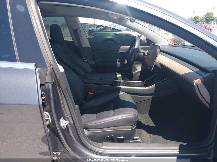 2019 Tesla Model 3 VIN 5YJ3E1EB0KF205367 IAAI salvage auction — FRONT END, Salvage (Illinois), sold $4,150 on 2026-07-23 (photo 5)