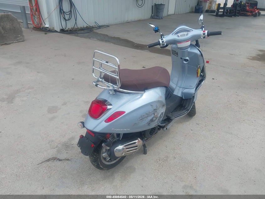 2022 Vespa - VIN ZAPM818G8N5907105 IAAI salvage auction — RIGHT SIDE, Salvage (Texas), sold $475 on 2026-07-08 (photo 4)