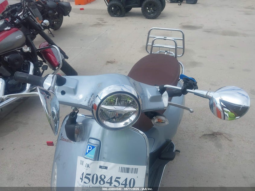 2022 Vespa - VIN ZAPM818G8N5907105 IAAI salvage auction — RIGHT SIDE, Salvage (Texas), sold $475 on 2026-07-08 (photo 5)